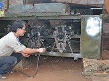 Người sáng chế máy gọt vỏ củ sắn tự động ở Tây Nguyên